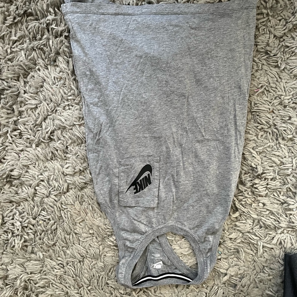 never worn nike tank top size small